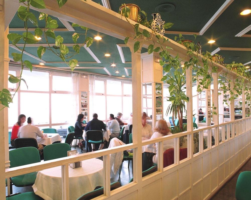 Hotel Faranda Rias Altas, Ascend Hotel Collection Perillo Екстериор снимка